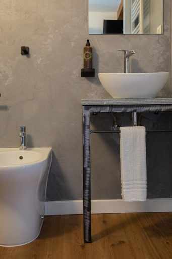 Bathroom 17