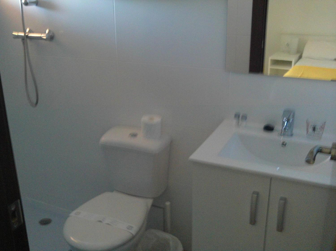 Others 2, Hostal Cubelles, Barcelona