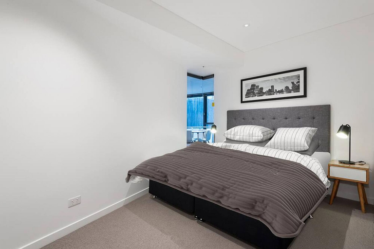 Bedroom 2, 2BR Luxury Skytower CBD Pool Gym Netflix, Brisbane