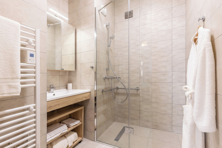 Bathroom 5, Zenao Appart'hôtels Villeneuve Loubet, Alpes-Maritimes