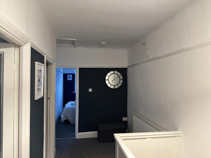 Others 5, Charming Apartment Near Broad Green Hospital, Knowsley