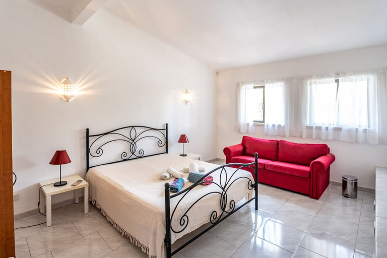 Room 3, Joana Stunning Villa IS A 10 MIN Walk TO THE BEA, Lagoa