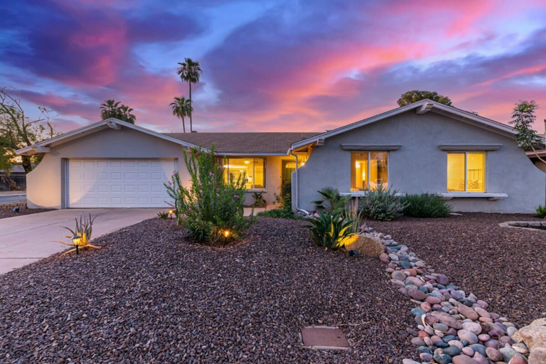 Room 3, Obispo Modern Oasis With Heated Pool and BBQ, Maricopa