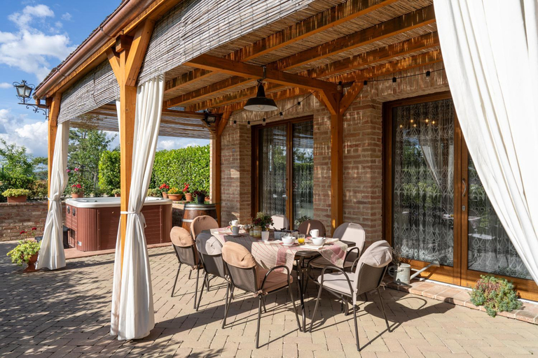 Food & Drinks, La Capanna di Elfo luxury villa View, Siena