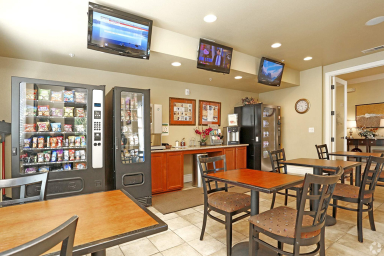 Room 2, New Elegant 1BR Retreat Heated Pool Gym Sauna, Washoe