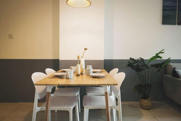 Dining Room 10