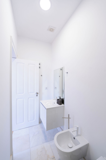 Bathroom 4, Sunny Lisbon Apartments by SoulPlaces, Lisbon