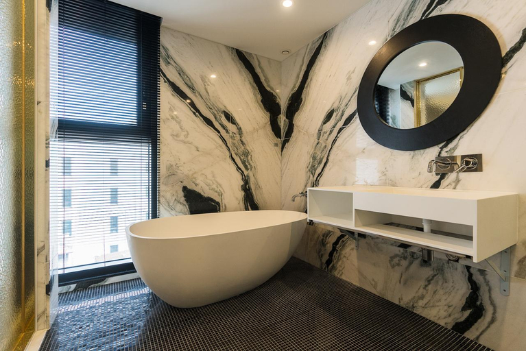 Bathroom 13