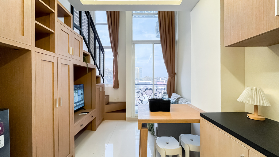 Others 4, Quiet and Strategic Studio Loft at Apple 1 Condovilla Apartment By Travelio, South Jakarta