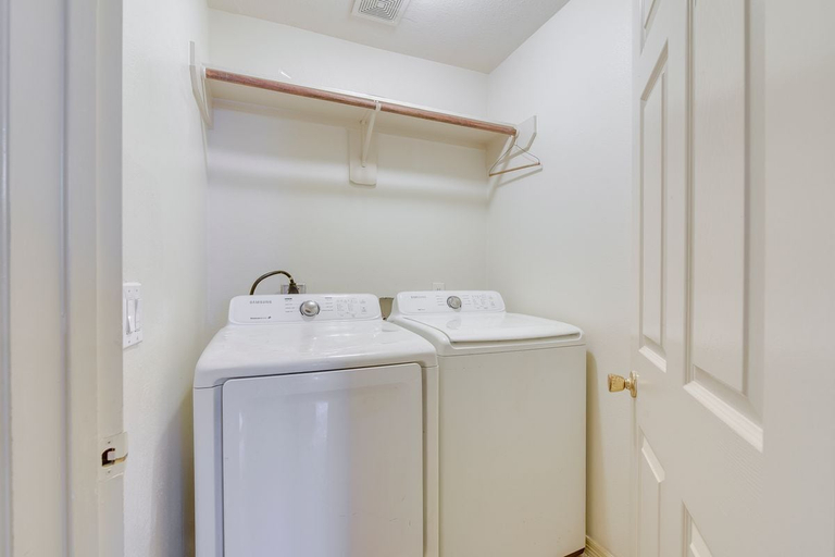 Bathroom 3, Family Friendly 3 Bedroom 2 bath Home, Jefferson