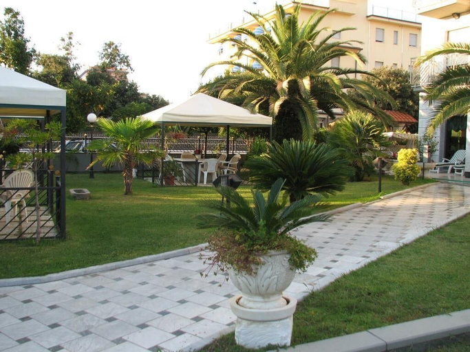 Exterior & Views 2, Hotel Harmony&Smile, Lucca