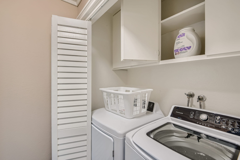 Room 3, Spacious 3BR Yard BBQ Games Free Parking 0R2, Orange