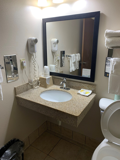 Bathroom 4, Super 8 by Wyndham La Crosse, La Crosse