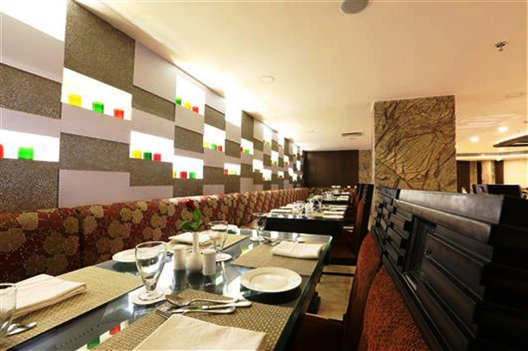 Food & Drinks 5, Golden Tulip, Jaipur