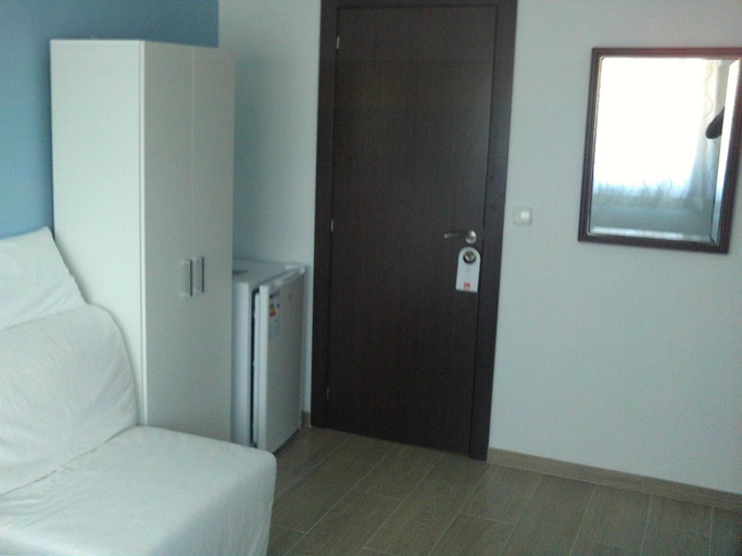 Others 3, Hostal Cubelles, Barcelona