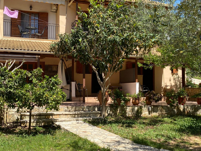 Others 5, Oliveto e mare, Epirus