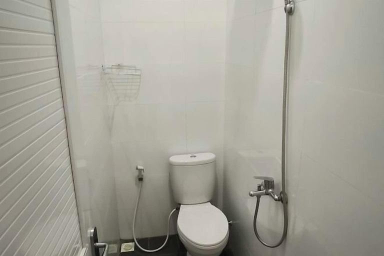 Bathroom 18
