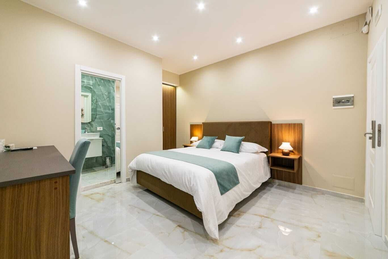 Bedroom 2, STATION HOUSE 45, Napoli