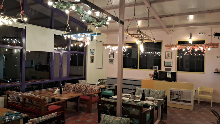 Food & Drinks 5, Adrushya Estate Luxury Suites Mukteshwar, Nainital