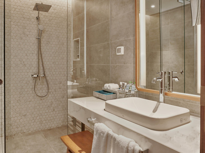 MERCURE VUNG TAU - Tap to explore photos