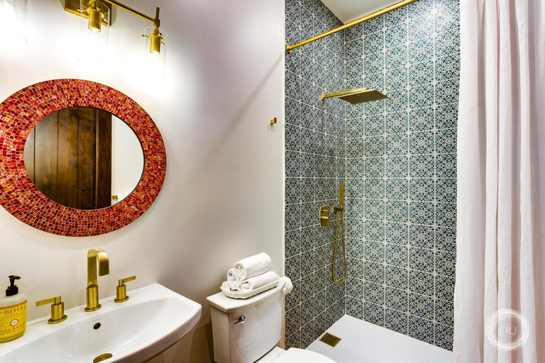 Bathroom 4, Las Haciendas