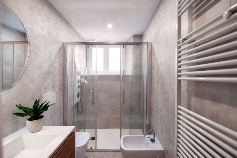 Bathroom 4, Rafael White Home, Como