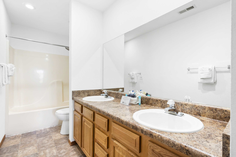 Bathroom 3, Scenic Lakeview Stay for 5!, Stone