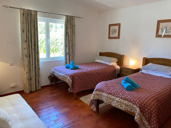 Room 5, Villa Vale Verde 5 Bedroom Villa 10 min Walk to, Lagoa