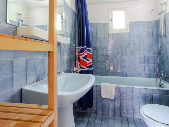 Bathroom 4, Holiday Home in Bormes near Beaches  Pool, Var