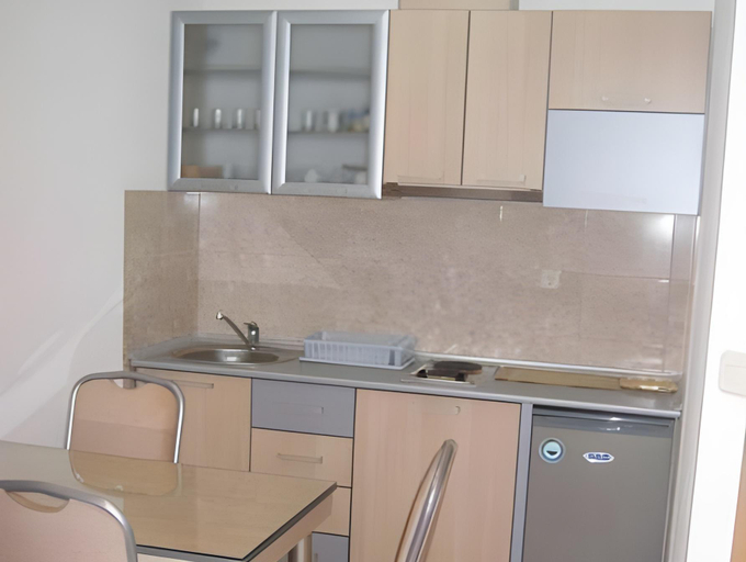 Others 3, Kukunesh Apartments