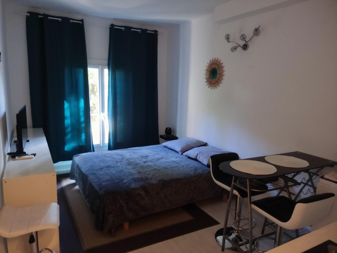 Bedroom 2, Provencal-style apartment, Bouches-du-Rhône