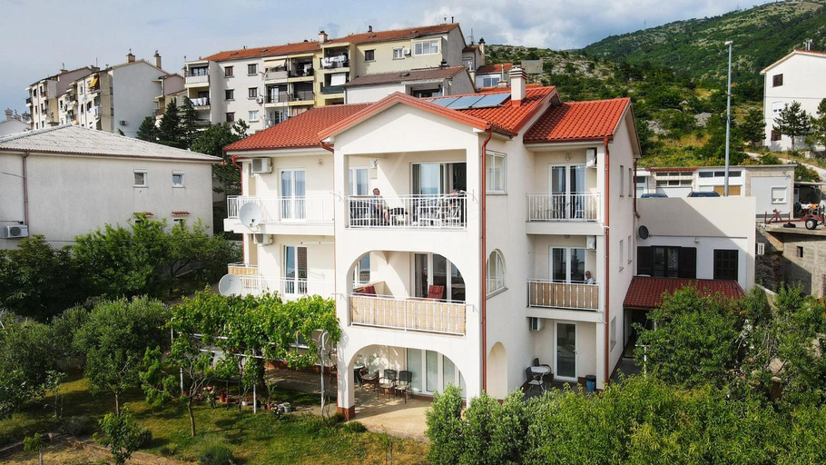 Others 5, Apartments Antonio 2, Senj