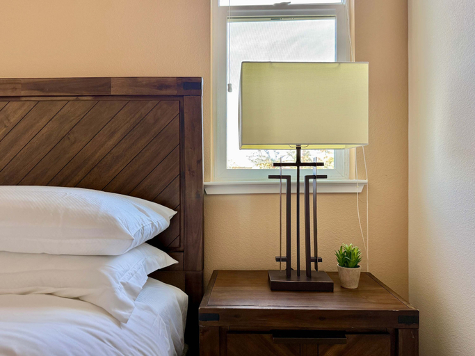Room 2, New Cozy Stylish 1BR With Heated Pool Relaxing Spa Sauna, Washoe