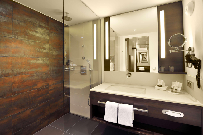 Bathroom 5, Atlantic Congress Hotel, Essen