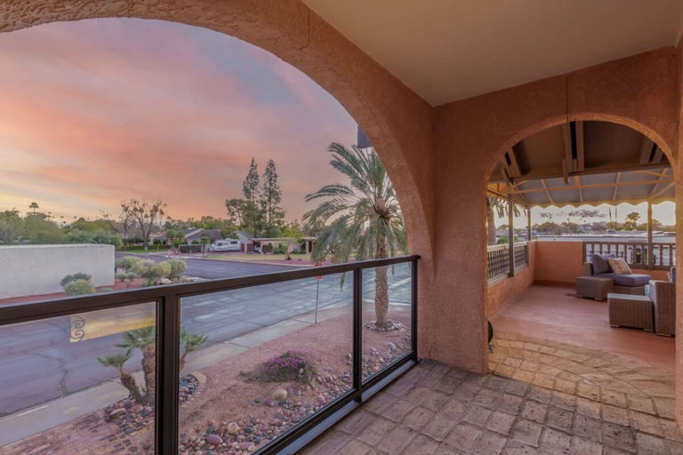 Room 2, Historic Desert Rose Estate Pool Sauna Sleeps 12, Maricopa