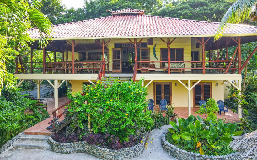 Others 3, Bluff Beach Retreat, Bocas del Toro