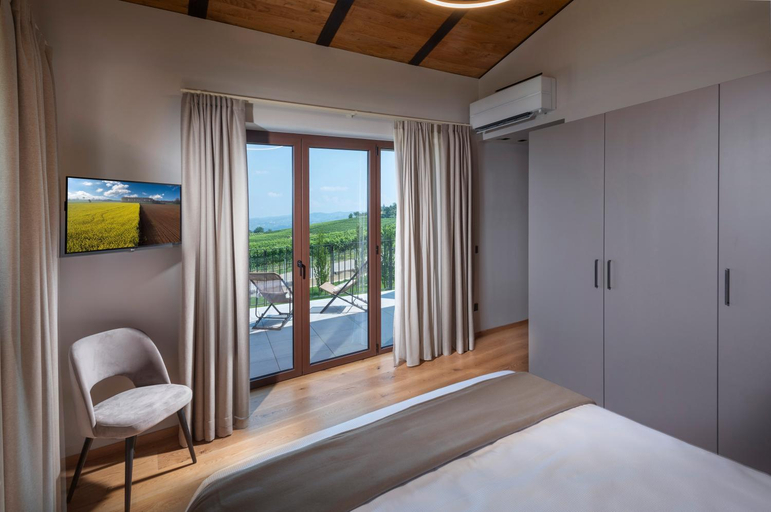 Bedroom, Relais PQlin & Winery, Cuneo