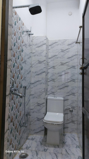 Bathroom 3, NARAYANI paying guest house, Varanasi