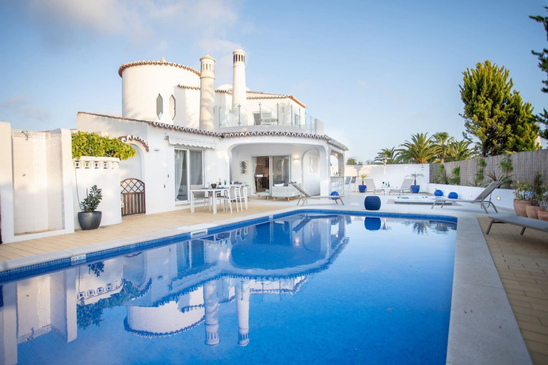 Room 1, 66 ADM Clara Beautifully Renovated Villa, Lagoa
