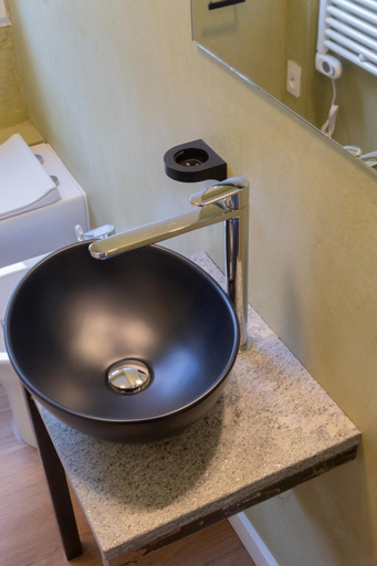 Bathroom 13