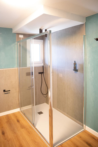 Bathroom 7