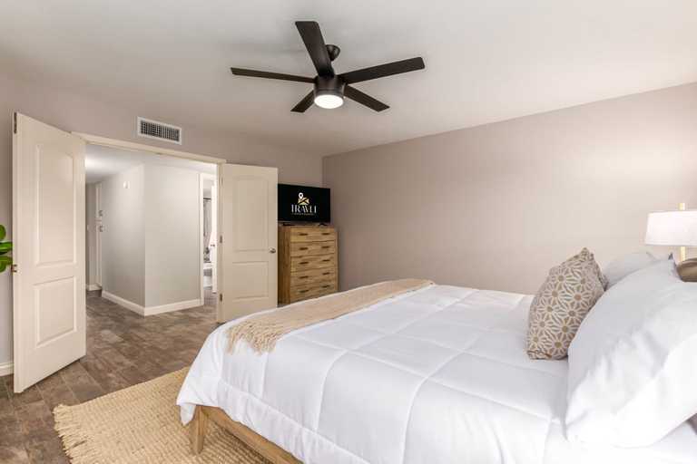 Room 2, Obispo Modern Oasis With Heated Pool and BBQ, Maricopa