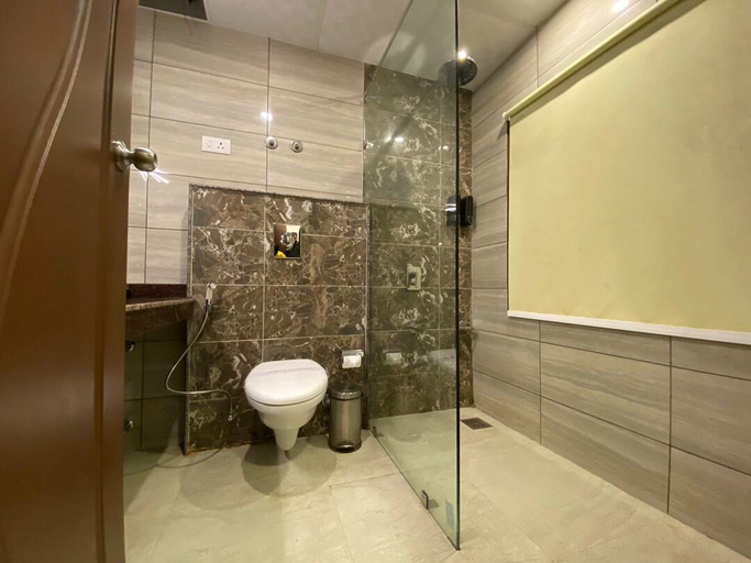 Bathroom, KAREEM RESIDENCY, Srinagar