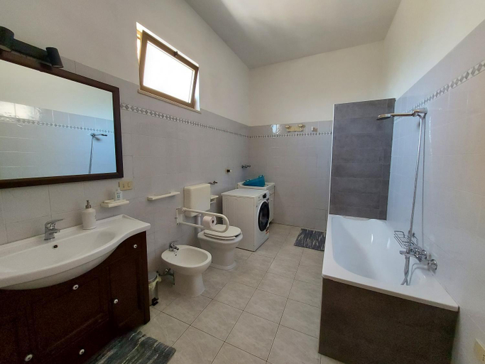Bathroom 3, Villa Marusia, Chieti