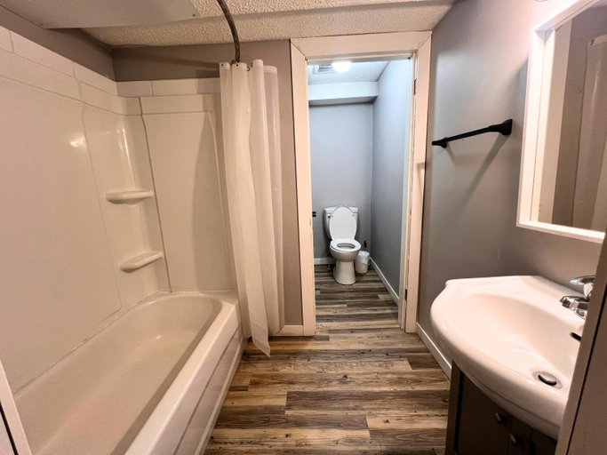 Bathroom 2, Flowealth Suites - Private Rooms Near West Edmonton Mall, Division No. 11