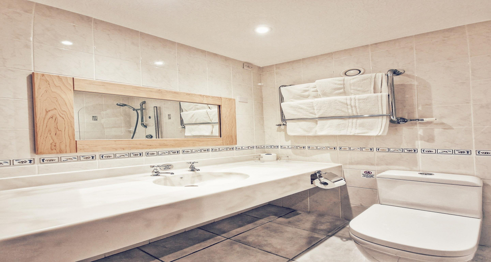 Bathroom, Swindon Blunsdon House Hotel, BW Premier Collectio, Swindon