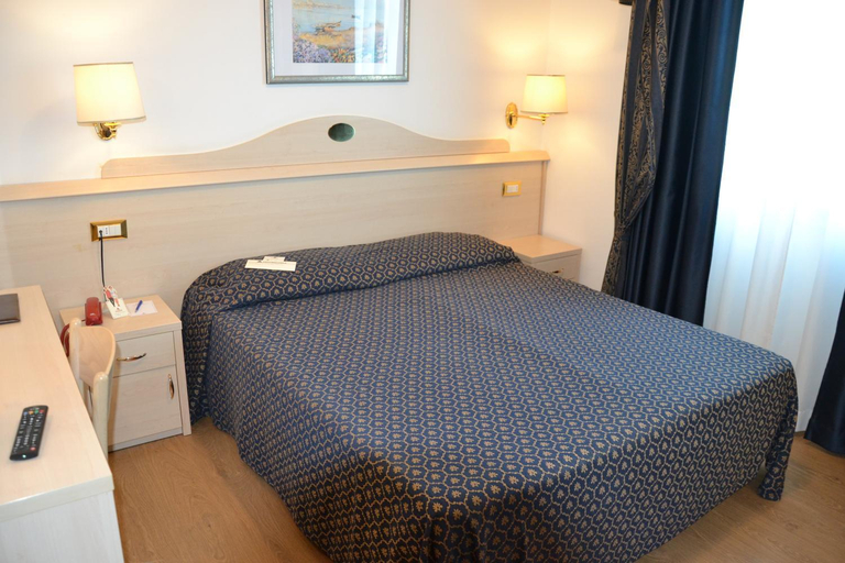 Bedroom 3, Hotel Caravelle & Minicaravelle, Venezia