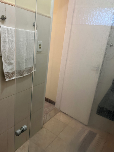 Bathroom 4, Centro da cidade tudo a pé, Cabo Frio
