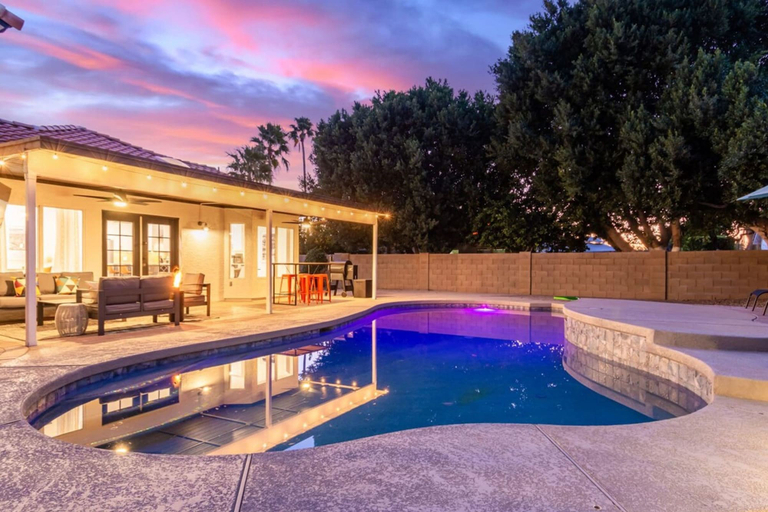 Room 4, Modern Mesa Oasis Free Heated Pool Al-fresco Living, Maricopa