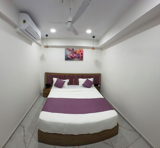 Bedroom 5, I Hotel, Ahmadabad